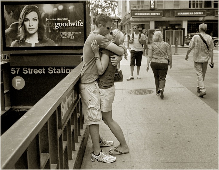 【纪实摄影】摄影师 matt weber ,30年来捕捉到的纽约人的接吻瞬间