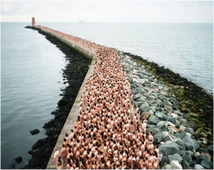 脱光的世界,没了遮掩.