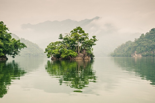 ba be湖上的小岛,越南.ba be lake是越南-堆糖,美好生活研究所