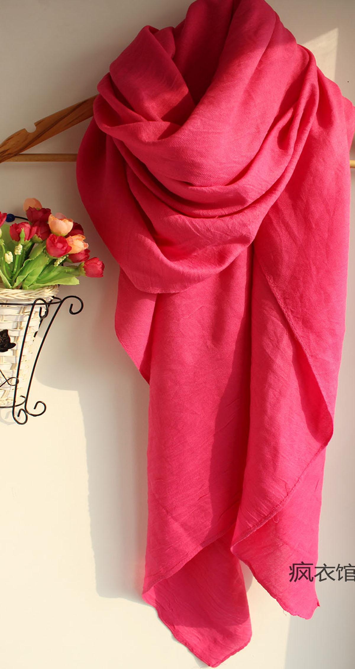 玫红色围巾,最流行的颜色!