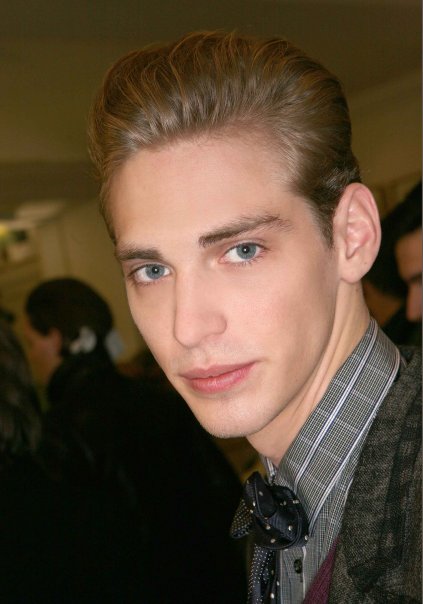 有没有人知道如何了解jeremy dofour 的最新消息啊?