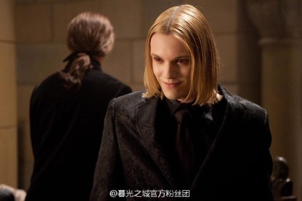 04#早安#】新剧照一张,沃尔图里的长老之一caius.