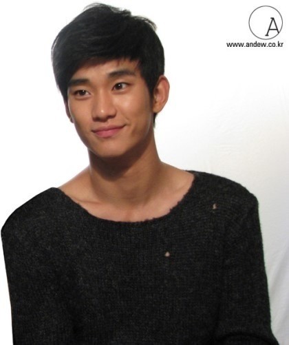 好评@金秀贤的仰月唇