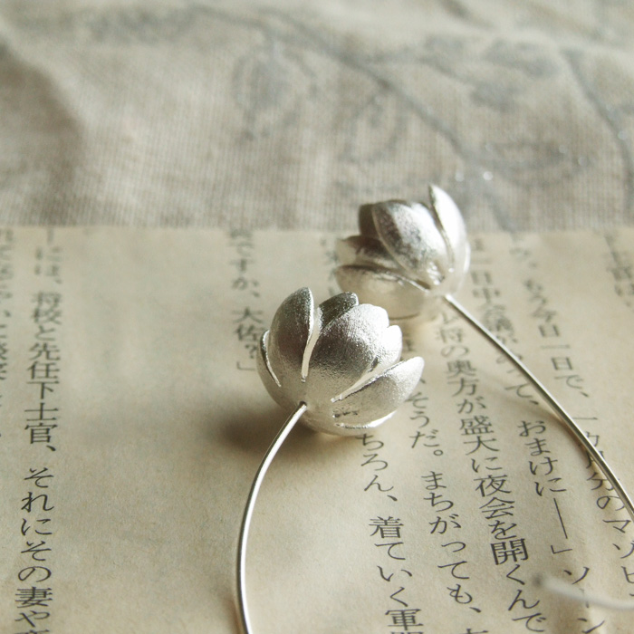 泰国设计师 信手拈花 莲 立体拉丝花朵 民族文艺925纯银耳环 一对