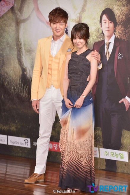 主演#张赫#,#张娜拉#,#崔振赫#,#王智媛#出席.