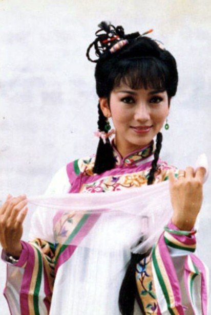 【那些古装戏里的剧照】《京华烟云》(1988年赵雅芝主演电视连续剧)凤囚凰电视剧美人图片