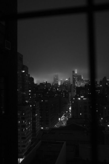 深夜窗外照片图片