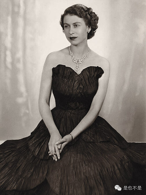 伊丽莎白二世的少女时代