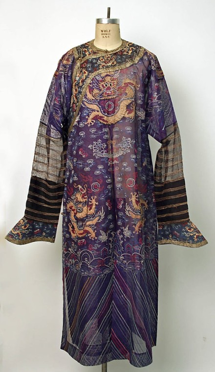 服装|色彩好看的僵尸袍(划掉)清朝服装,具体用途不是太清楚.
