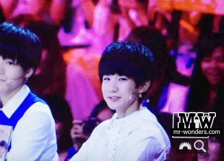 王俊凯# #王源# #mw预览# 【140828 年代秀录制】小奇迹不太好[流泪]
