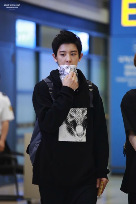 灿烈#exo##朴灿烈# 多少人像我一样超级想念狼奔口水兜灿灿 cr.sab