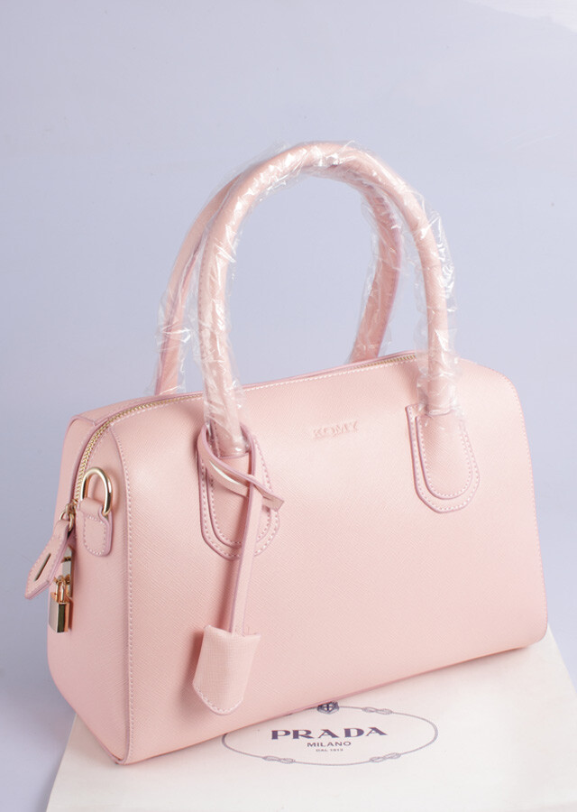 包包很时尚,很漂亮的包包,非常喜欢