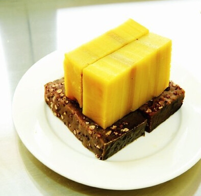 九层糕 特色:香糯而微甜,入口清爽 介绍:九层糕,也叫九重糕,它是多层