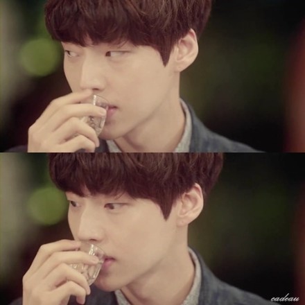【aagban 图片#安宰贤 the space between mv 截图 拼图 颜值爆表