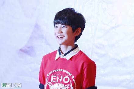140502 魔法城堡北京签售会 #王源##tfboys王源# 表情九宫格,每一个都