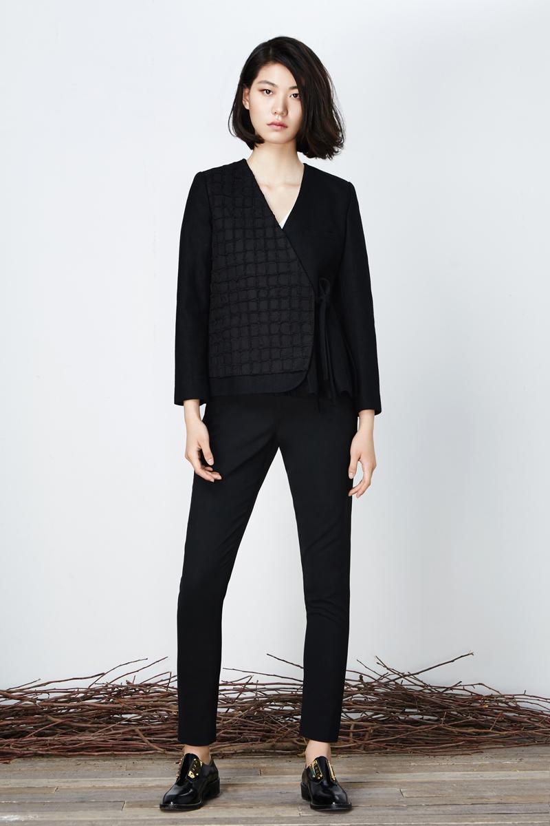 ingenuity设计师女装 拼接款打褶西服短外套 黑色 修身