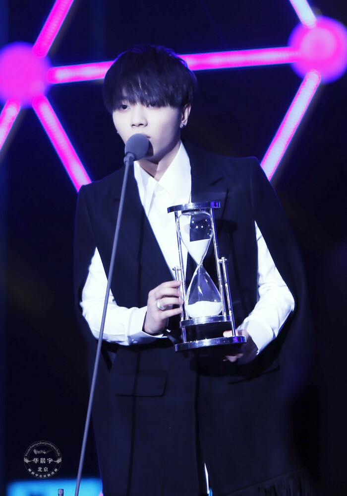 关注   华晨宇全球歌迷会北京分会的照片 - 微相