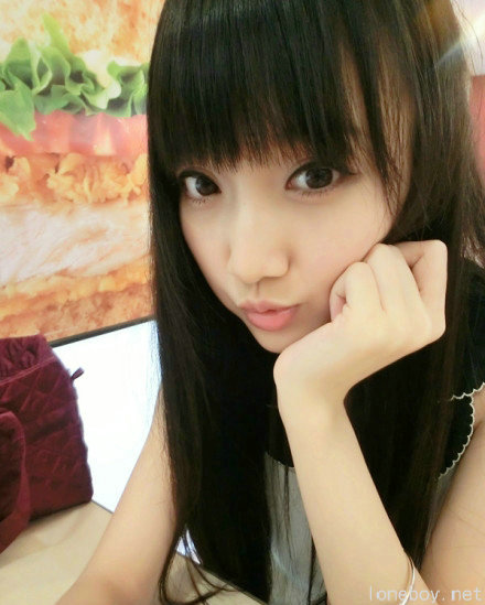 [宅男女神]文艺范小清新香港90后美女潘潇潇