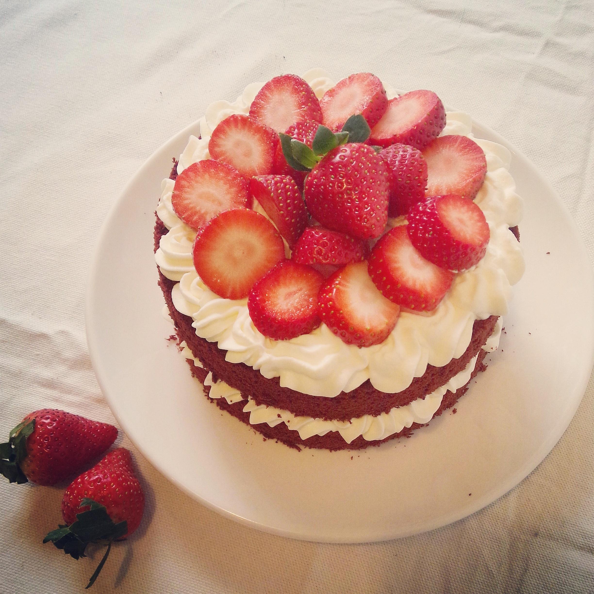 草莓裸蛋糕造型图片