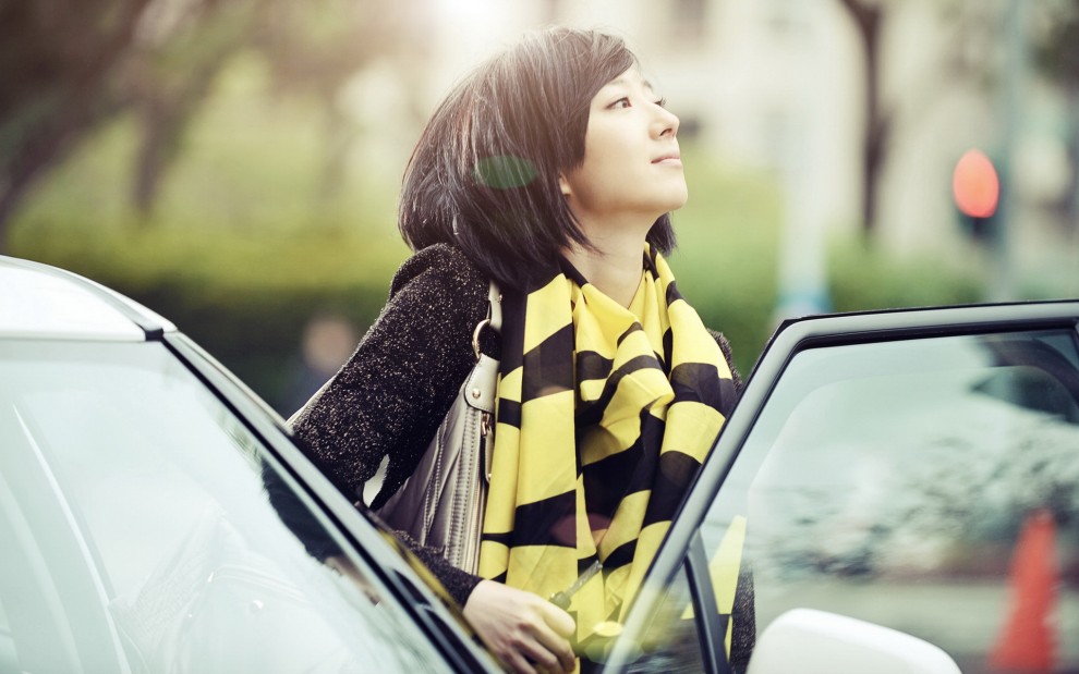 是的,这就是桂纶镁主演的一个广告微电影.