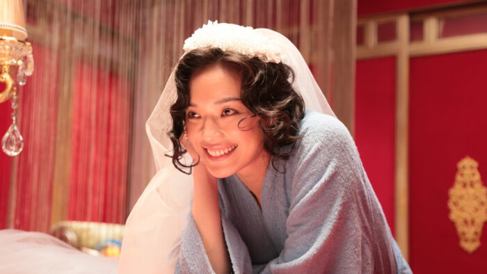 因为之前姜文的电影好评太多,所以一步之遥还没有出来之前,大家对它包