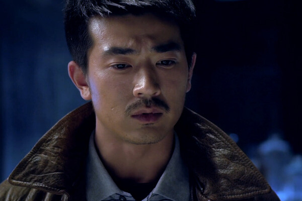 2007年参演电视剧《康熙微服私访记5》和《笑着活下去》进入娱乐圈