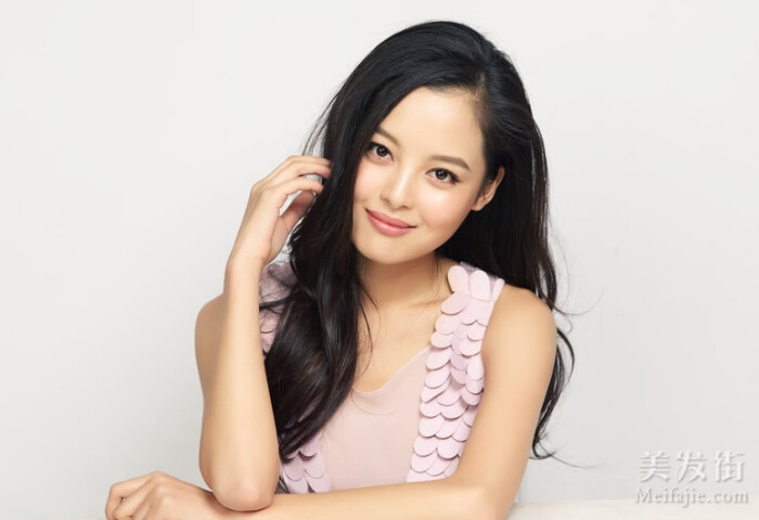 辛芷蕾长发发型