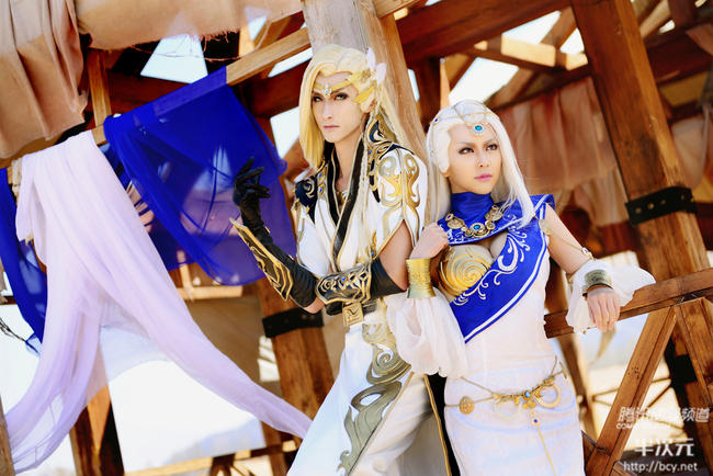 角色名: 令狐伤 cn: 天狼 , 苏曼莎 cn: 地狱蝴蝶丸 , 摄影:小咩