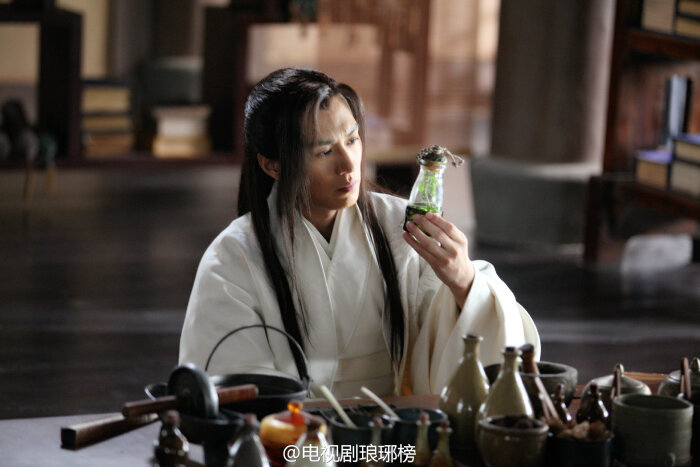 或许正因洞悉世事,才成就他一派洒脱豁达,月白风清} yin [琅琊榜]