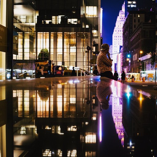 些很棒的充满孤独感,又很有格调的美国城市街头摄影,是以我们不常注意