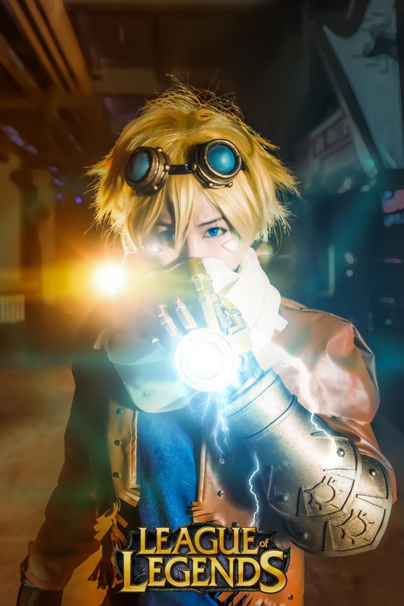 lol伊泽瑞尔原版造型及足球先生皮肤cos.