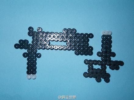 拼豆# #拼豆图纸# #拼拼豆豆# 复杂版的立体钢琴 o网页链接