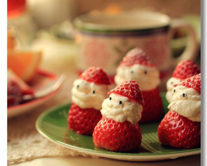 草莓雪人甜品图片