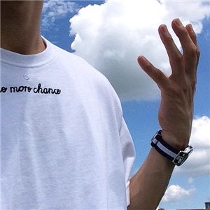 男生头像 白衬衫