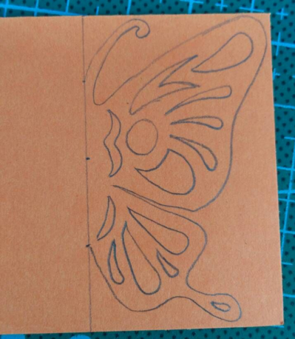 剪纸蝴蝶的画法和剪法图片