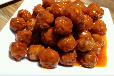 糖醋小丸子 【食材】300g猪肉,1个鸡蛋,适量油,适量盐.