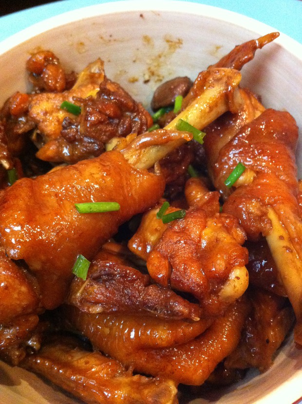 红烧童子鸡 - 我家宝宝很喜欢吃我烧的这个菜噢.