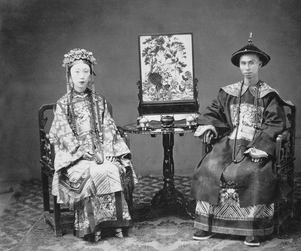 一张清朝恐怖的结婚照图片