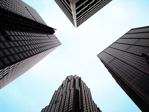 仰头望天,天在俯视你.