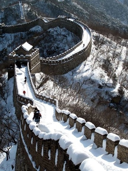 长城是人类建筑和战略史上的奇迹,在战乱与文明变迁中存在了2000余年.