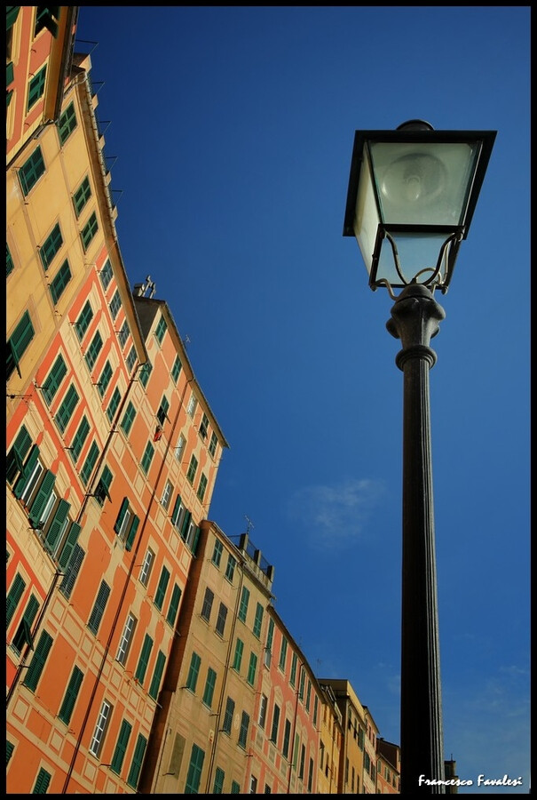 "streetlight in camogli"