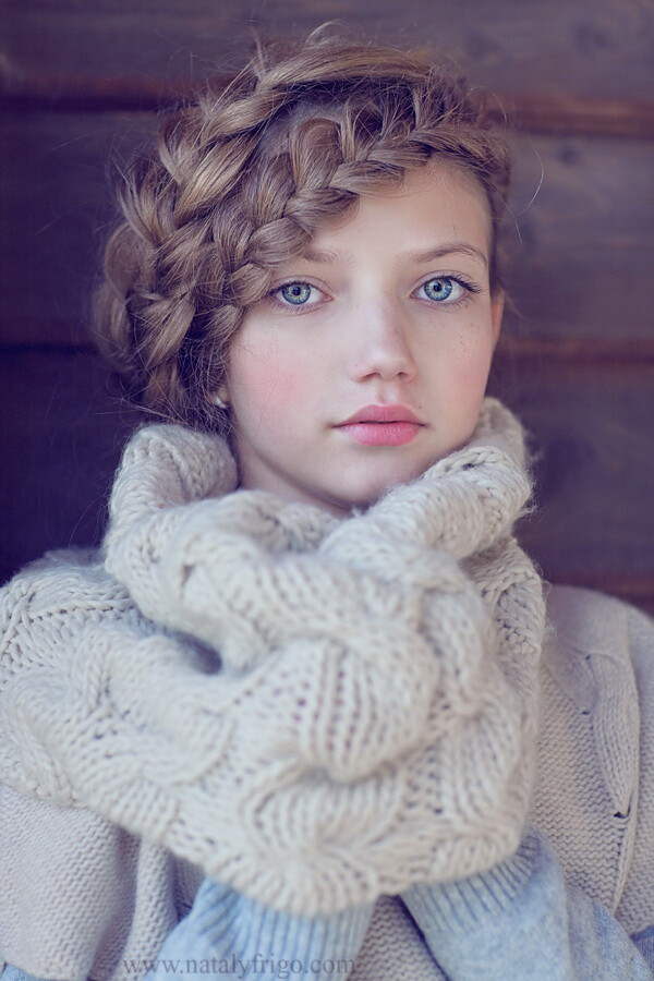 anastasiya logvinova ,就是那个辫子姑娘,11岁的俄罗斯小美女,颜真是