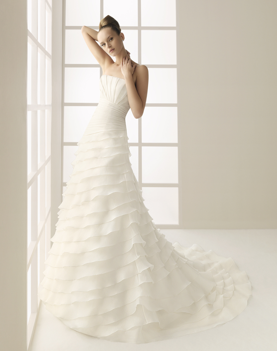 层层叠叠的裙摆超美干净而高贵图片来源httpweibocomu1714610792