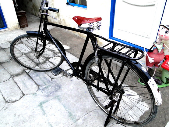 沈阳产白山牌28加重自行车 影视道具出租 年代戏使用编辑