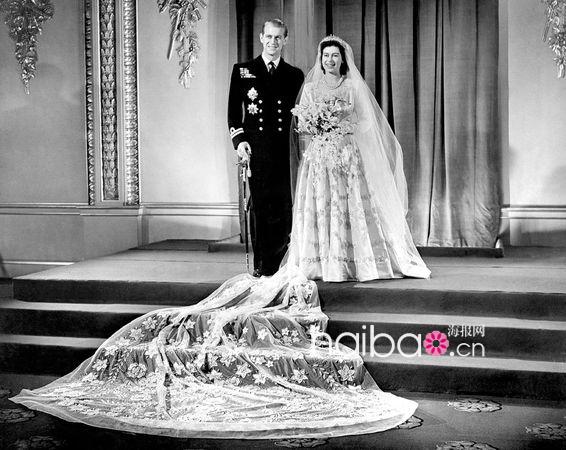 1947年11月20日,英国伊丽莎白公主与菲利普王子在白金汉宫举办婚礼