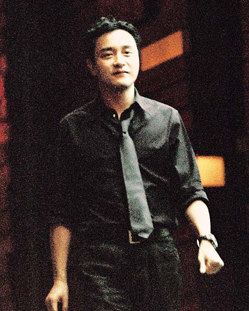 张国荣绝版照(五) 绝对私人收藏哦~_雅