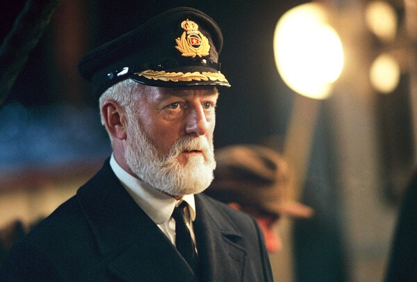 泰坦尼克号船长史密斯图片