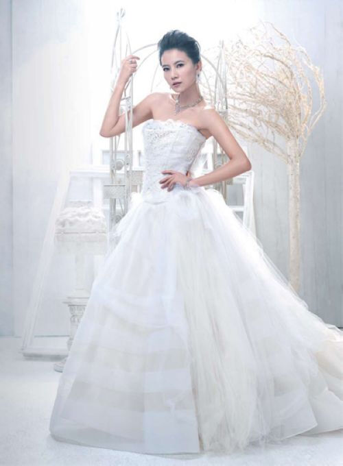 高圆圆婚纱大片 清新淡雅芙蓉花