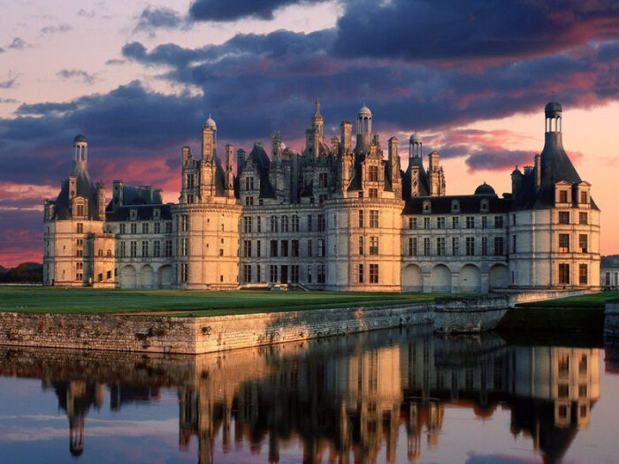 香波城堡(chateau de chambord)卢瓦尔河谷中最宏伟的古堡.