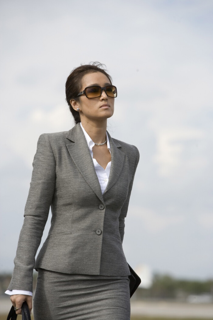 巩俐出演好莱坞黑帮大片《迈阿密风云》,在片中巩俐饰演毒贩头子的